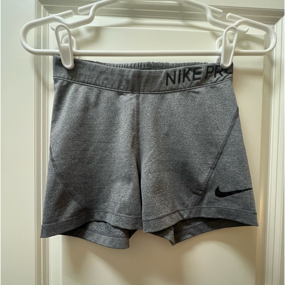 Women’s Gray Nike Pros Size Small